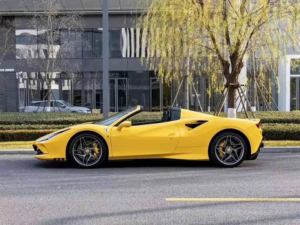 Ferrari F8 — фото 10