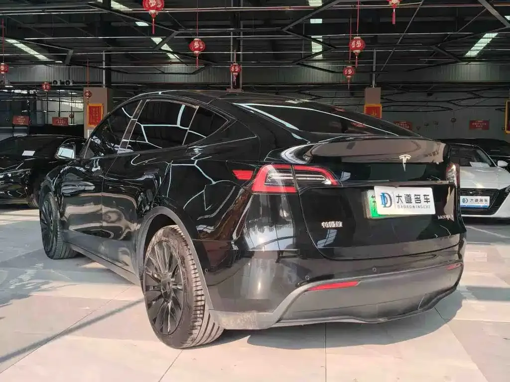 Tesla Model Y — фото 4