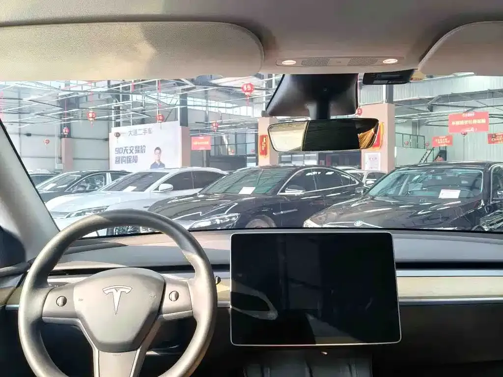Tesla Model Y — фото 3
