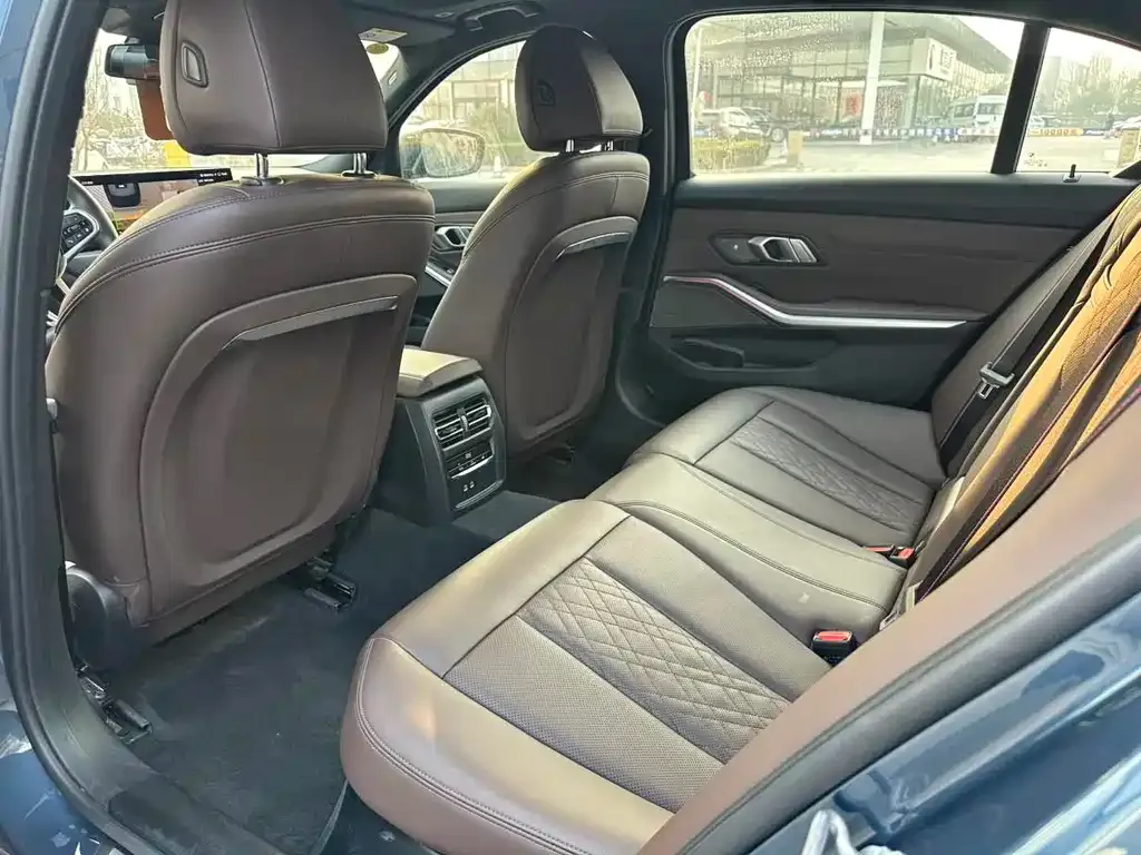 BMW 3 Series 2025 из CN, фото 7