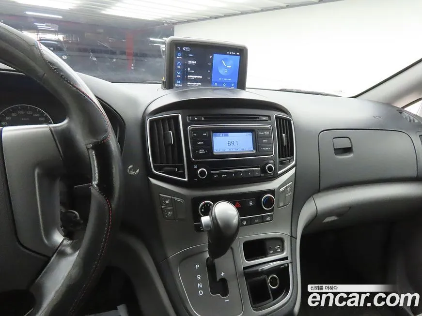 Hyundai Starex — фото 10