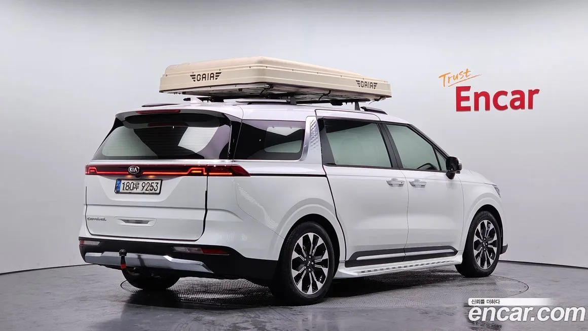 Kia Carnival — фото 10