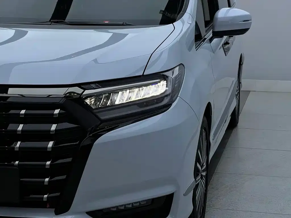 Honda Elysion 2024 из CN, фото 4