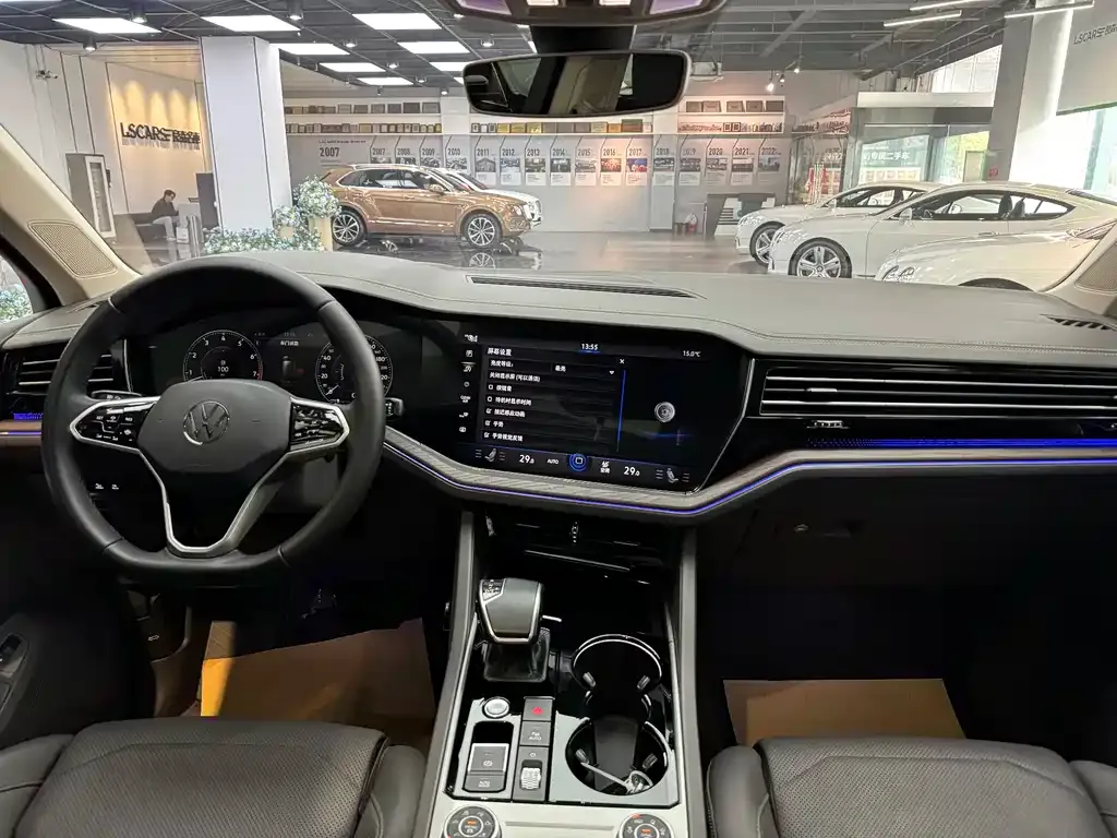 Volkswagen Touareg 2022 из CN, фото 10