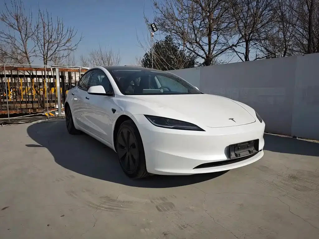 Tesla Model 3 — фото 8