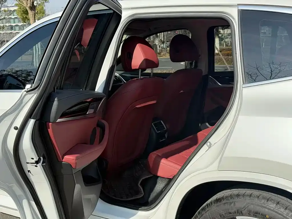 BMW iX3 2025 из CN, фото 2