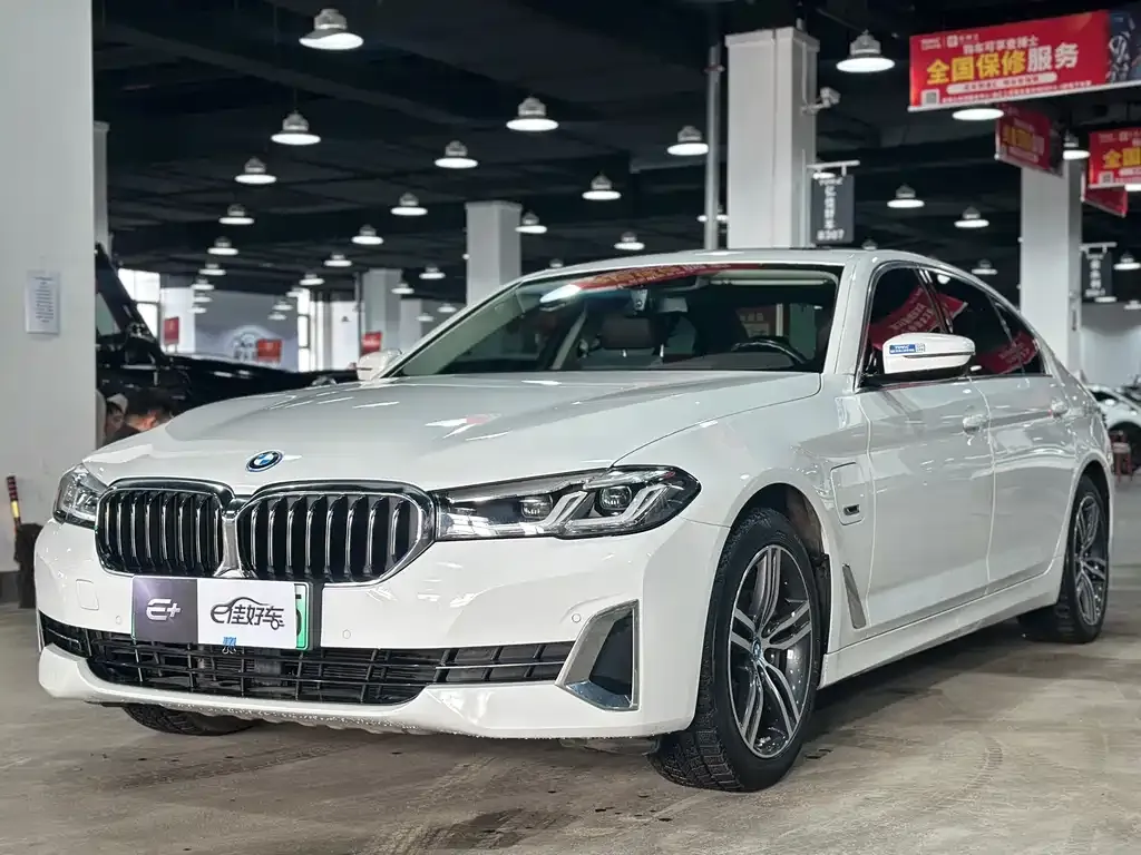 BMW 5 Series New Energy — фото 1