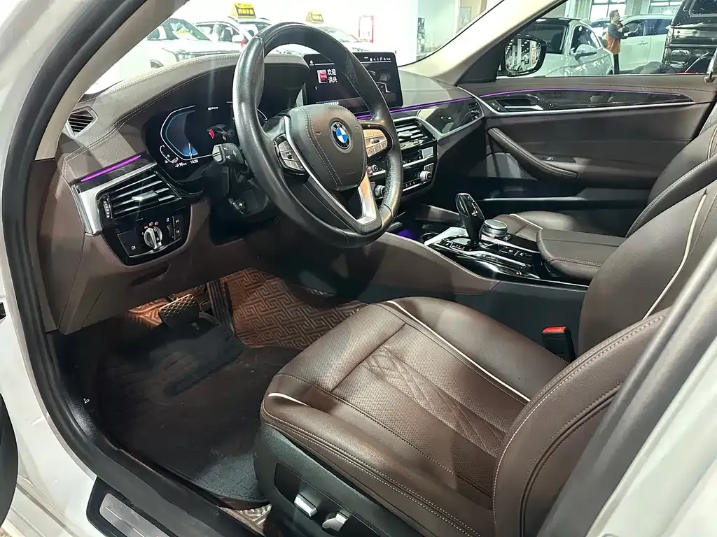 BMW 5 Series New Energy — фото 4