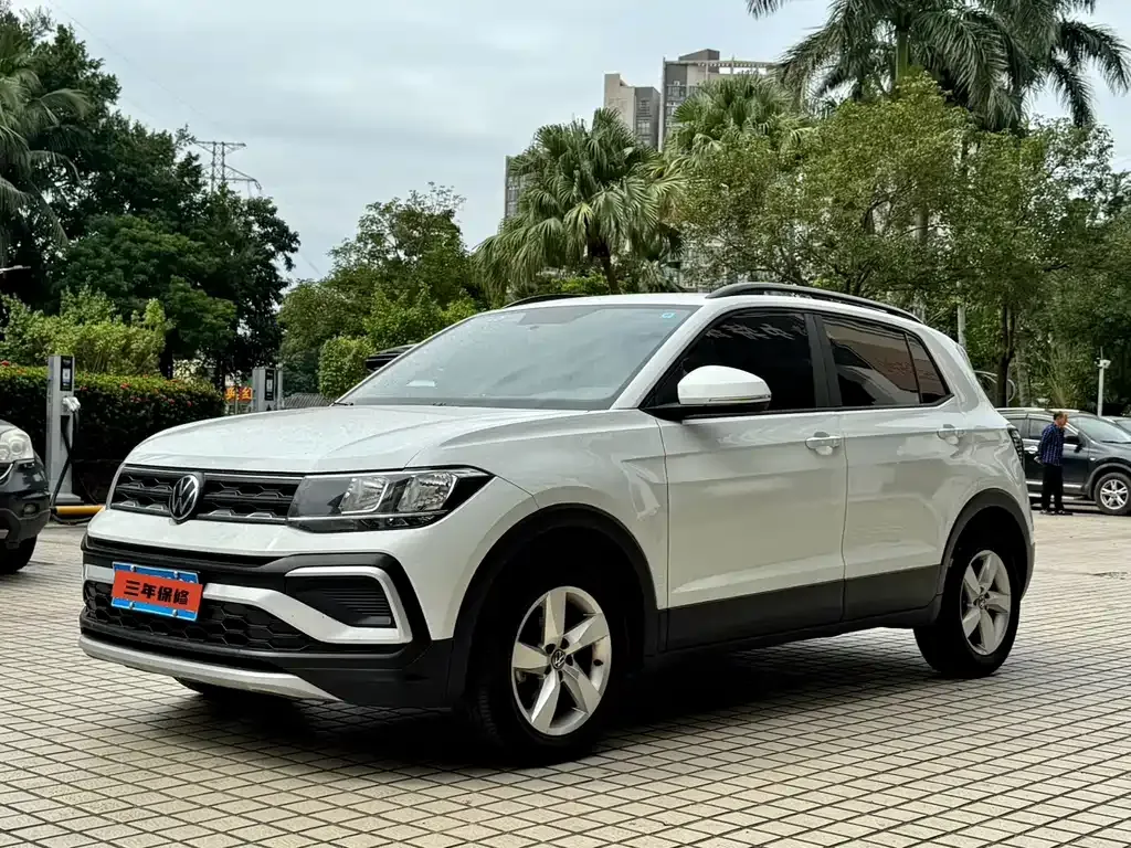 Volkswagen T-Cross — фото 1