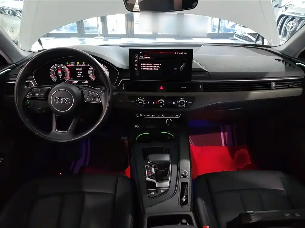 Audi A4L 2022 из CN, фото 4