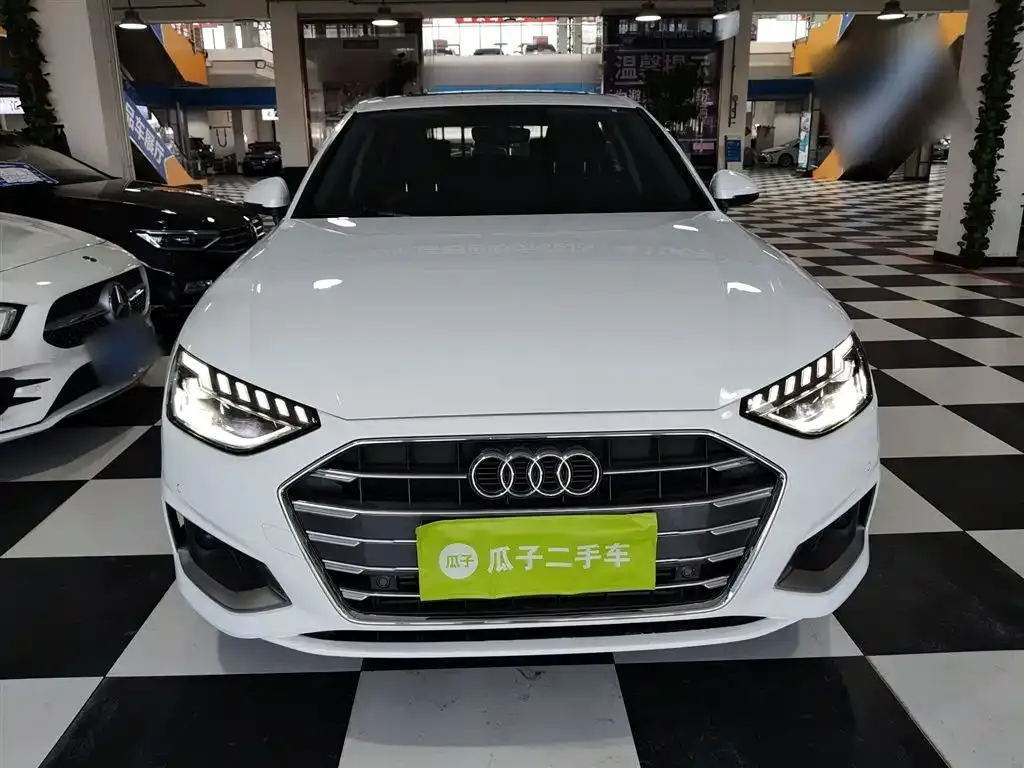 Audi A4L 2022 из CN, фото 3