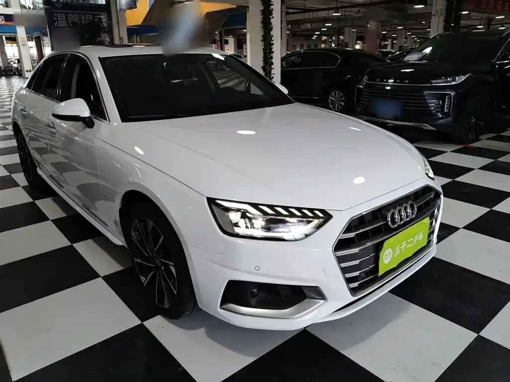 Audi A4L 2022 из CN, фото 2