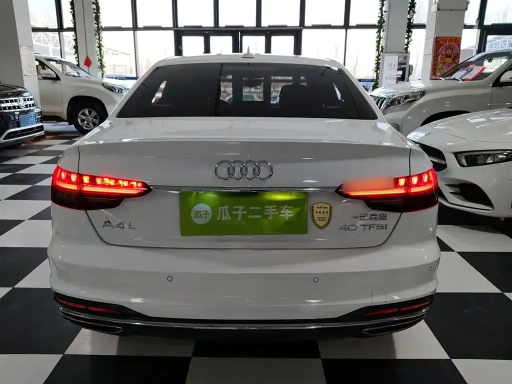 Audi A4L 2022 из CN, фото 7