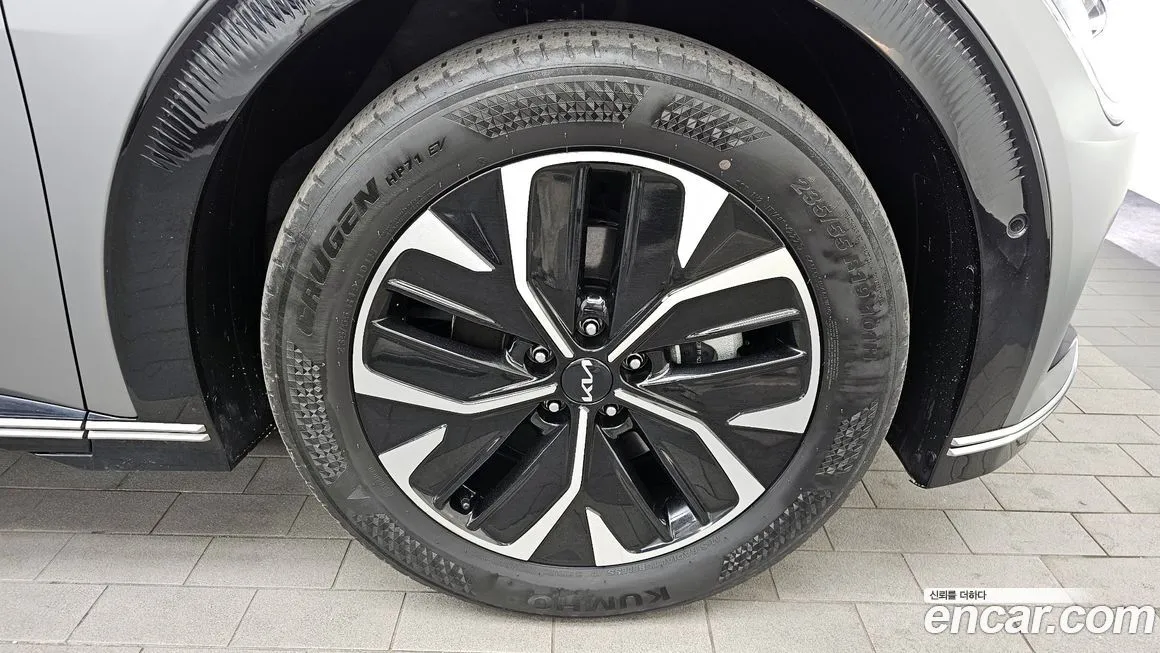 Kia EV6 — фото 7