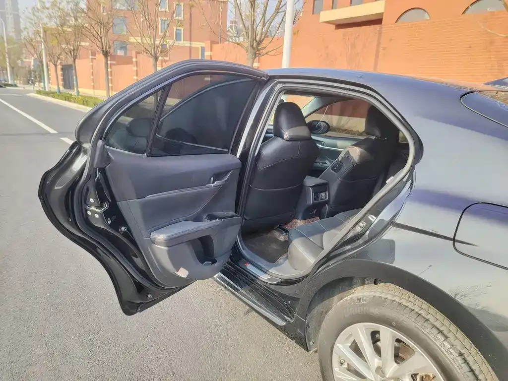 Toyota Camry 2023 из CN, фото 5