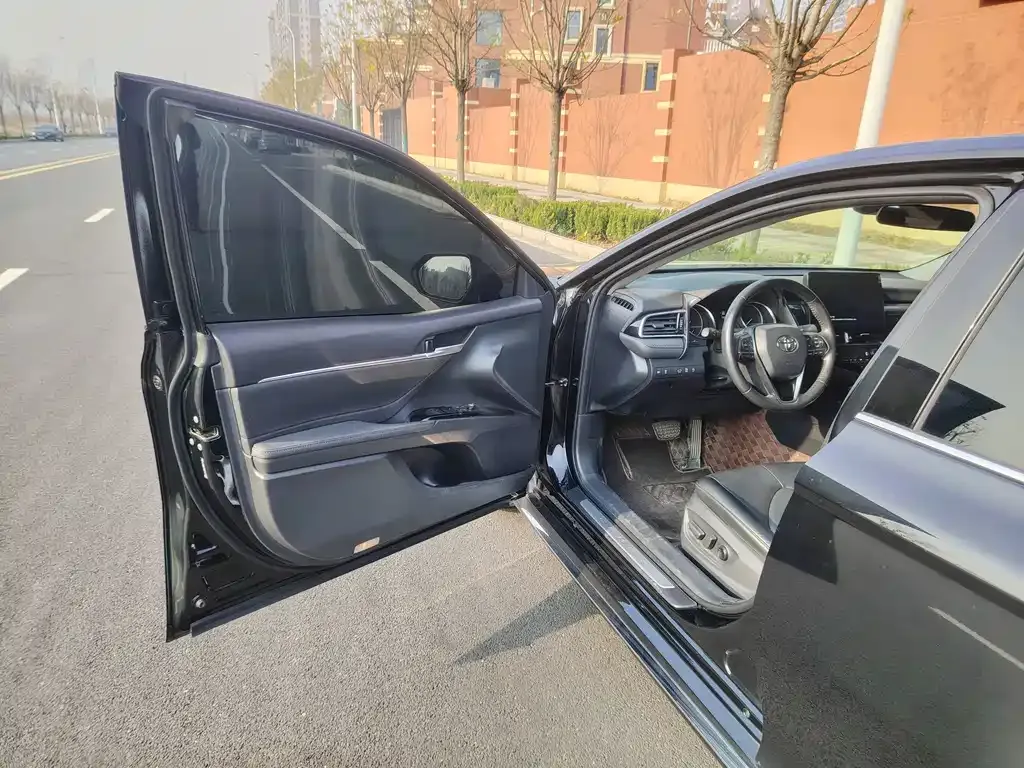 Toyota Camry 2023 из CN, фото 8