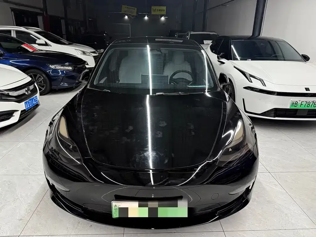 Tesla Model 3 — фото 3