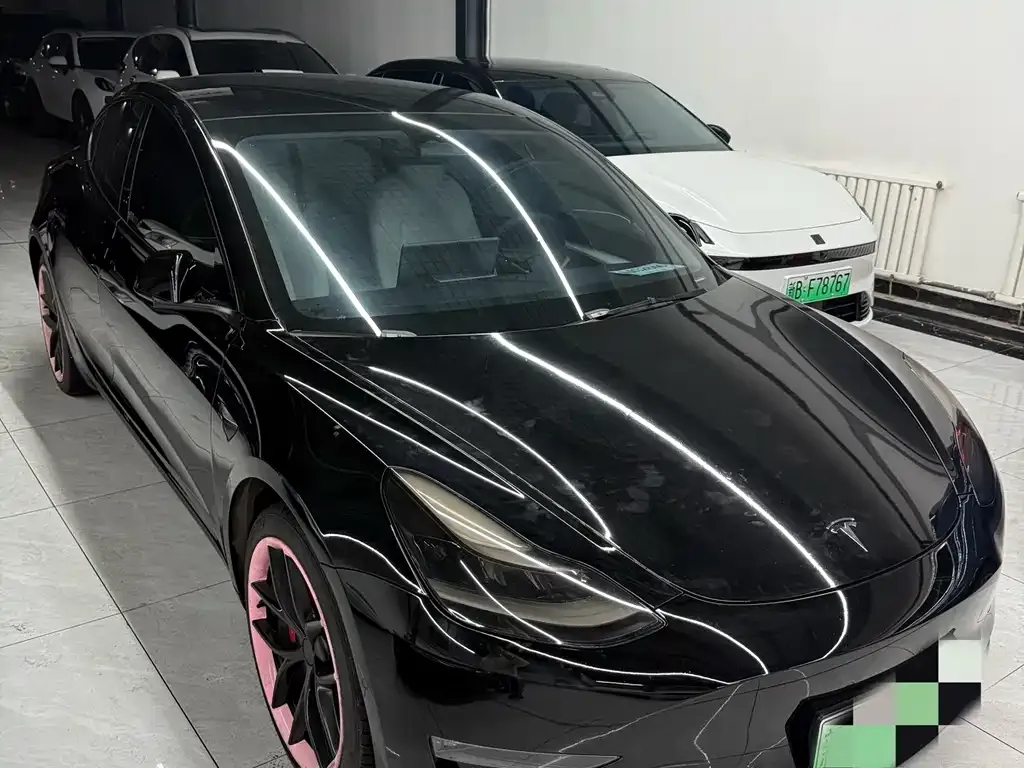 Tesla Model 3 — фото 9