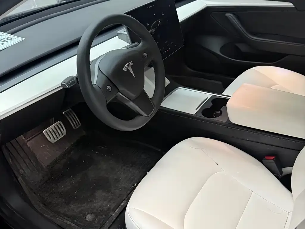 Tesla Model 3 — фото 2