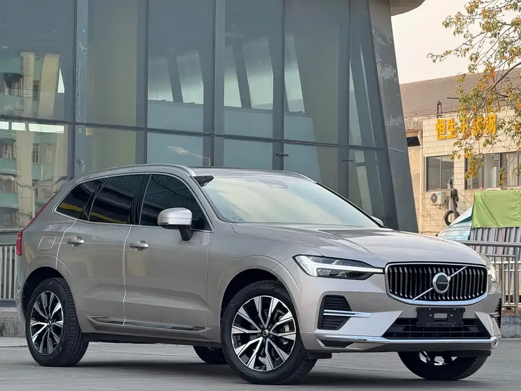 Volvo XC60 — фото 5