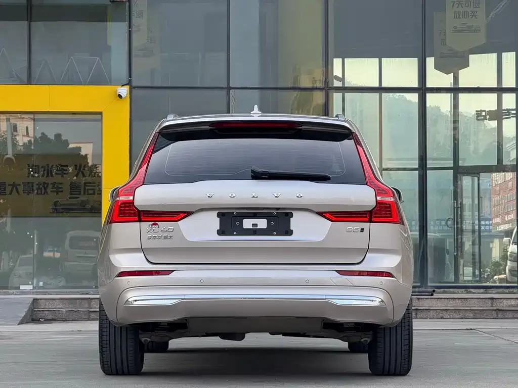 Volvo XC60 — фото 4