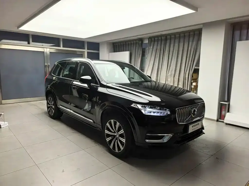 Volvo XC90 — фото 8