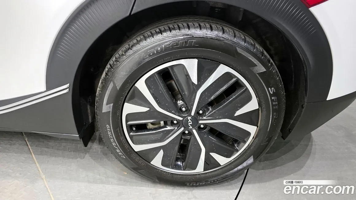 Kia EV6 — фото 8
