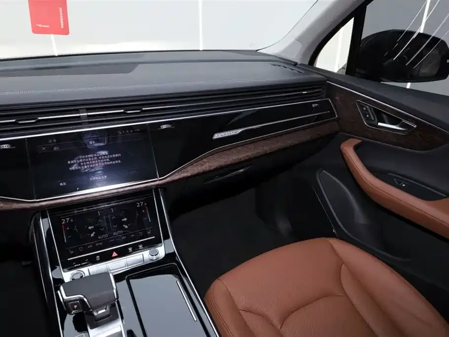 Audi Q7 2024 из CN, фото 10