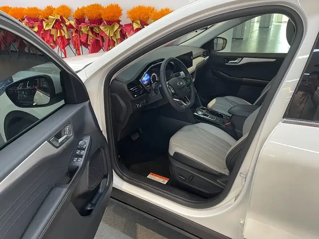 Ford Escape 2024 из CN, фото 4