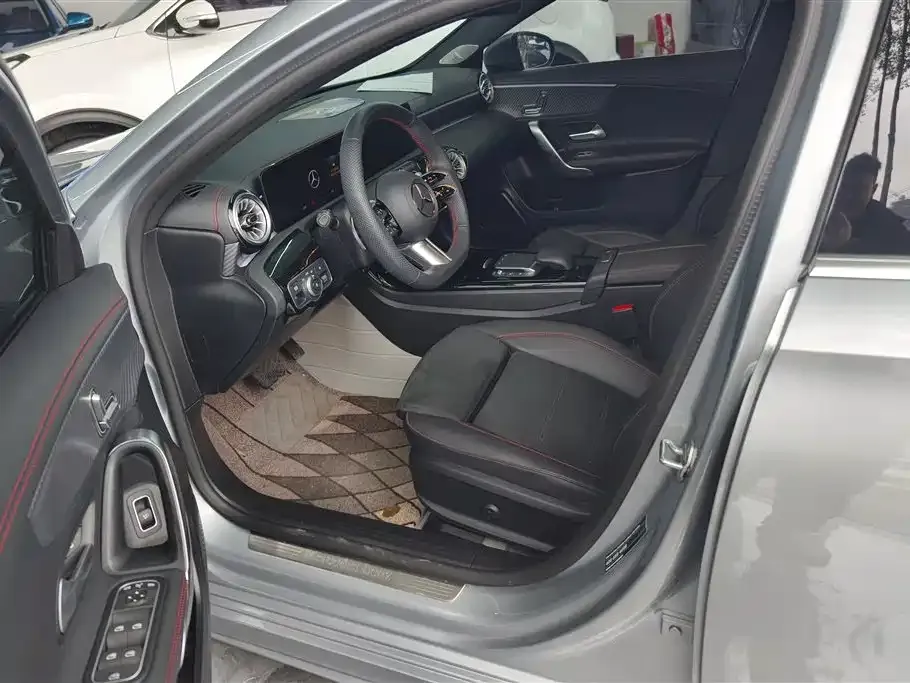 Mercedes-Benz A-Class 2024 из CN, фото 2