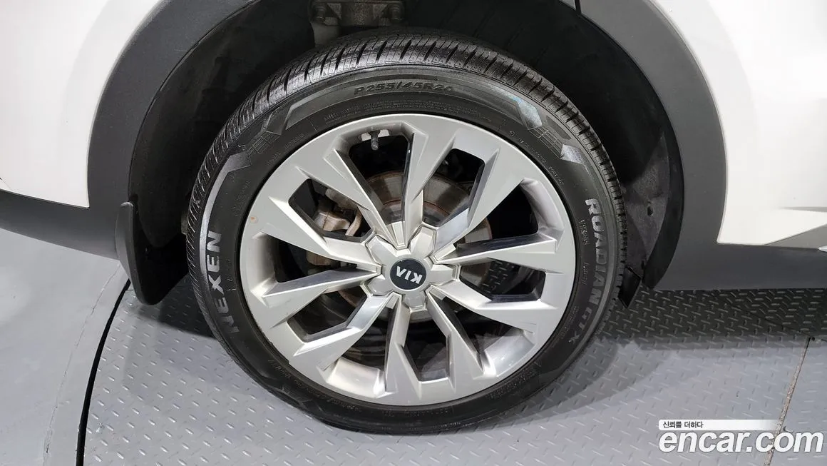 Kia Sorento — фото 8