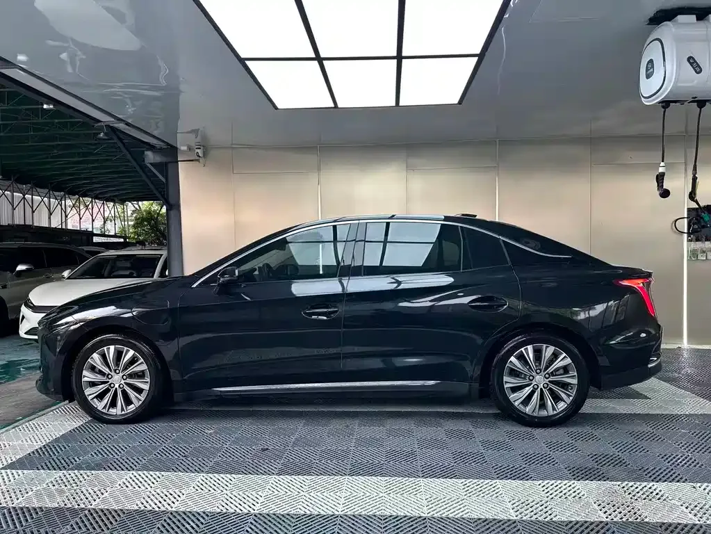 Hongqi E-QM5 — фото 3