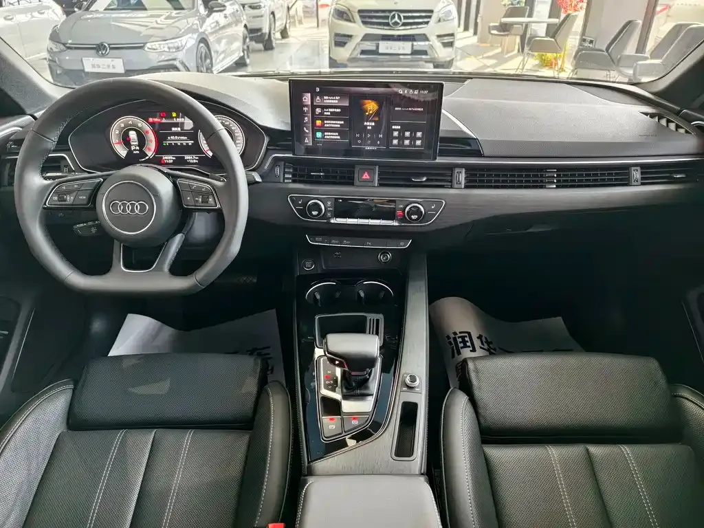 Audi A4L 2023 из CN, фото 10