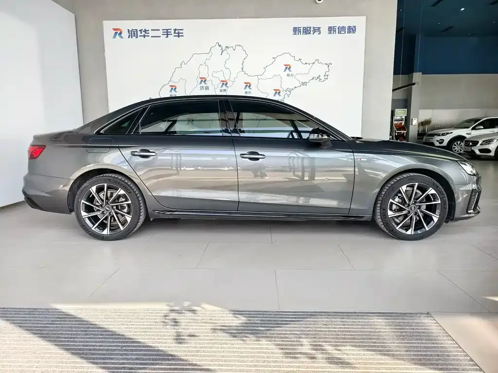 Audi A4L 2023 из CN, фото 9