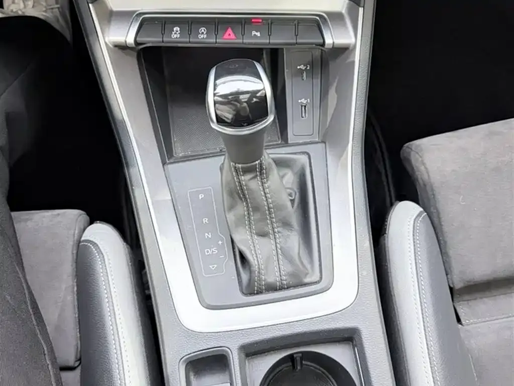 Audi Q3 — фото 10