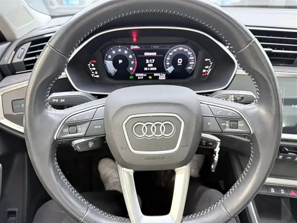Audi Q3 — фото 9