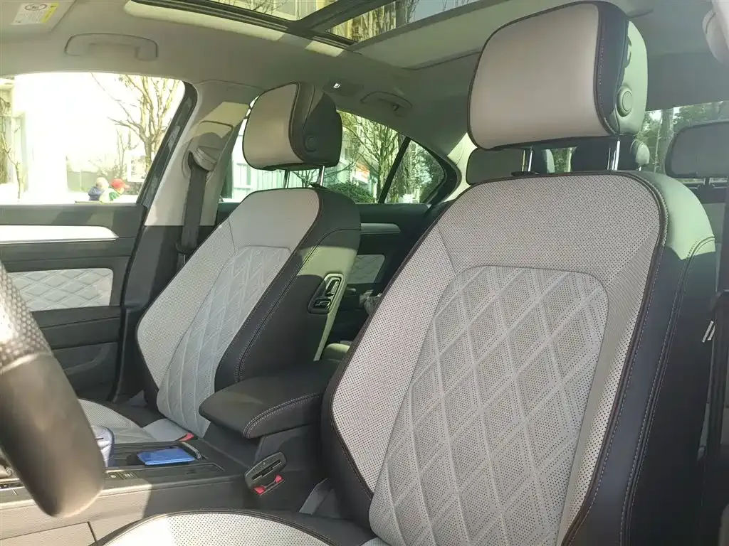 Volkswagen Magotan 2023 из CN, фото 6