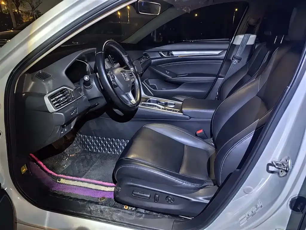 Honda Accord — фото 9