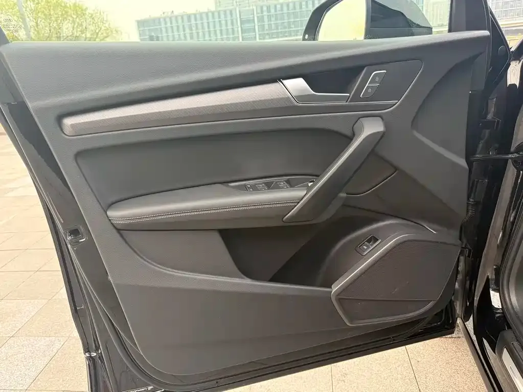 Audi Q5L 2024 из CN, фото 5