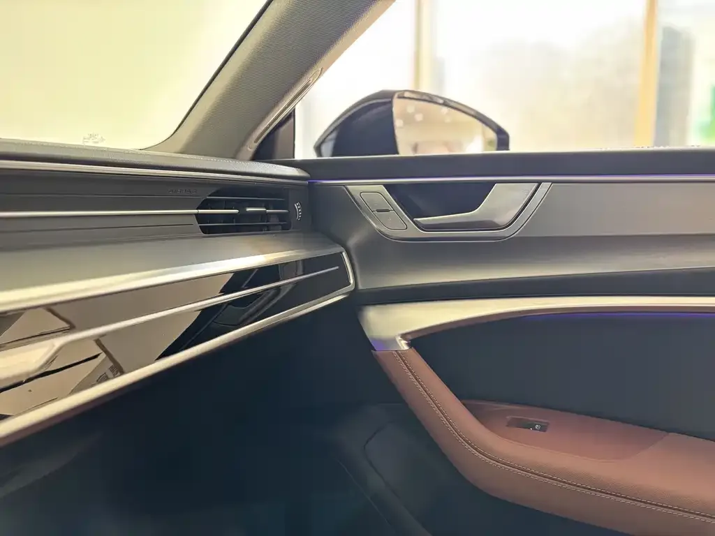 Audi A7L 2025 из CN, фото 2