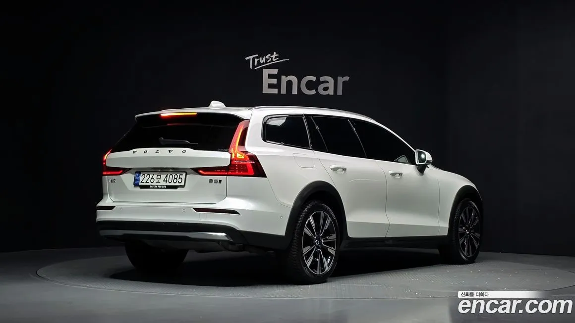 Volvo V60 2023 из KR, фото 3