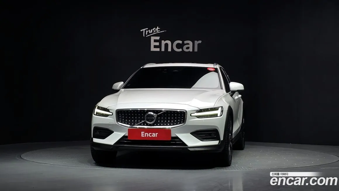 Volvo V60 2023 из KR, фото 4