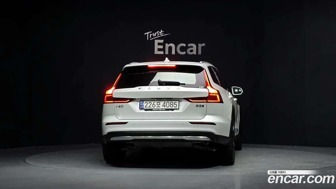 Volvo V60 2023 из KR, фото 2