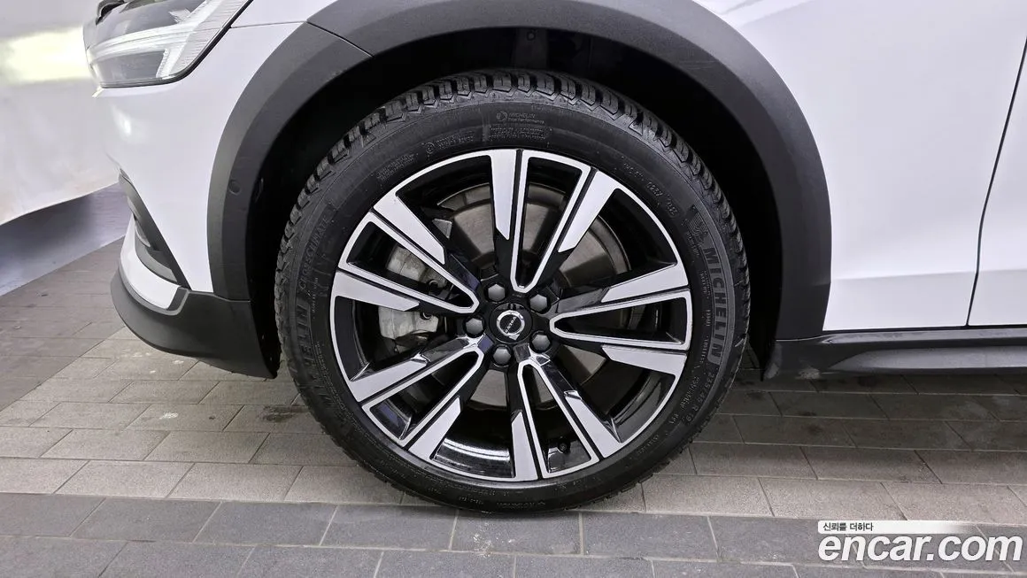 Volvo V60 2023 из KR, фото 6