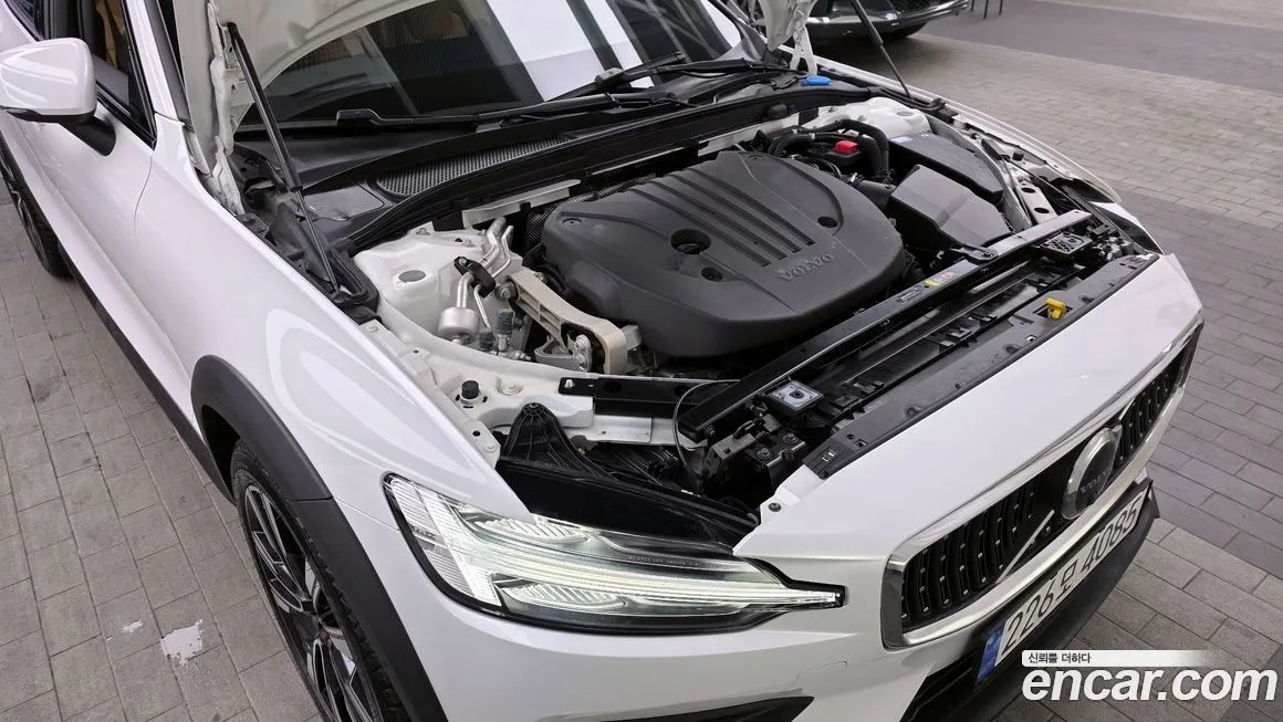 Volvo V60 2023 из KR, фото 9