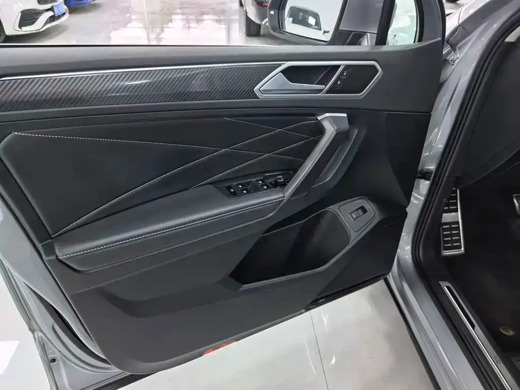 Volkswagen Tiguan L 2023 из CN, фото 2