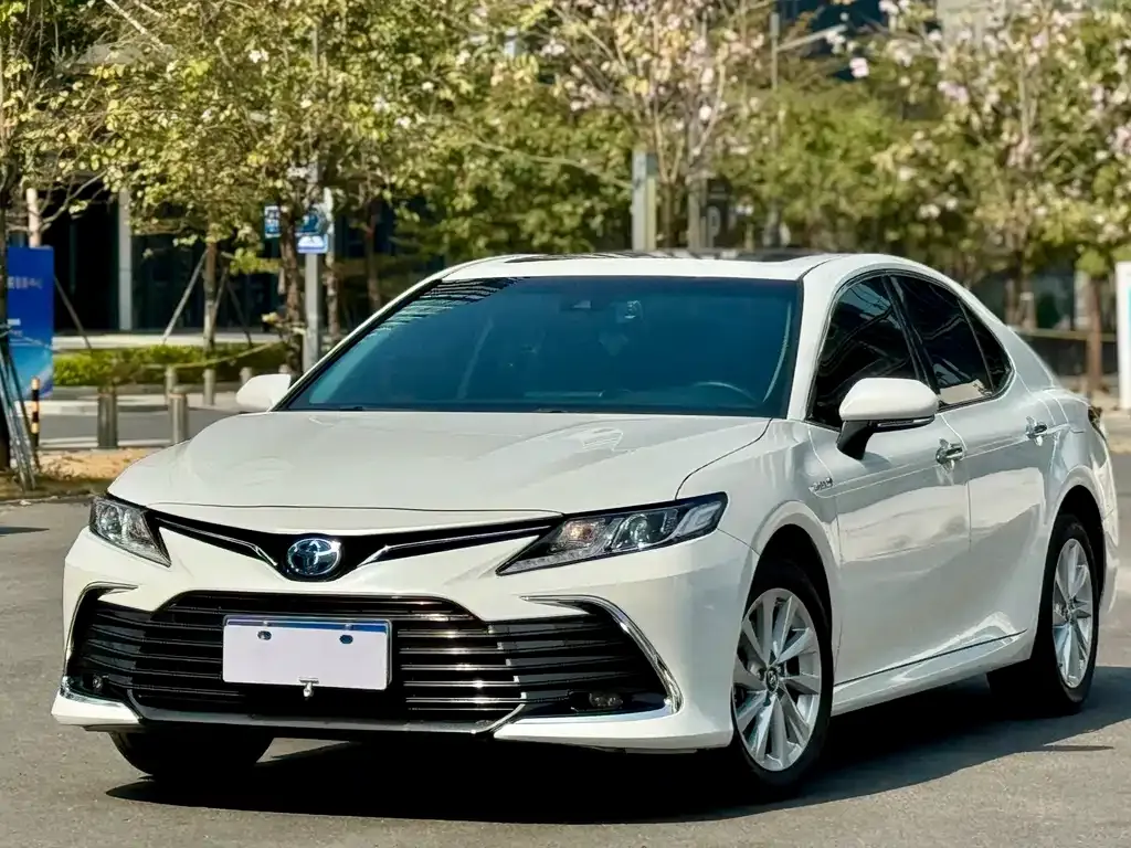 Toyota Camry 2023 из CN, фото 1