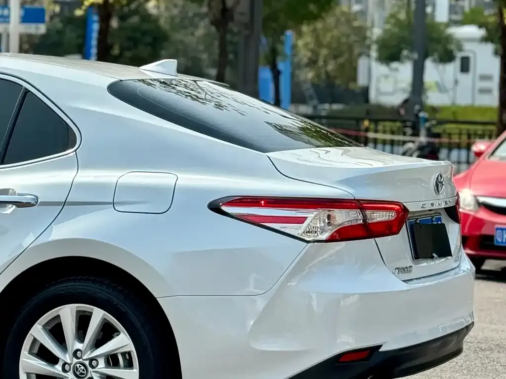 Toyota Camry 2023 из CN, фото 5
