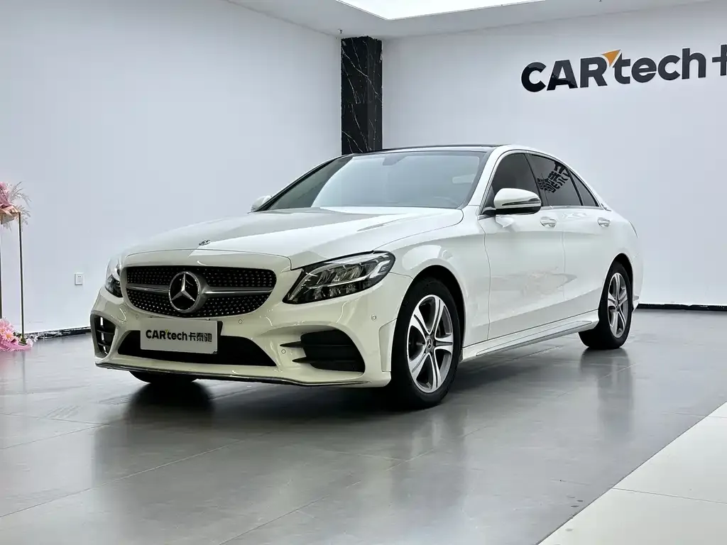 Mercedes-Benz C-Class — фото 1