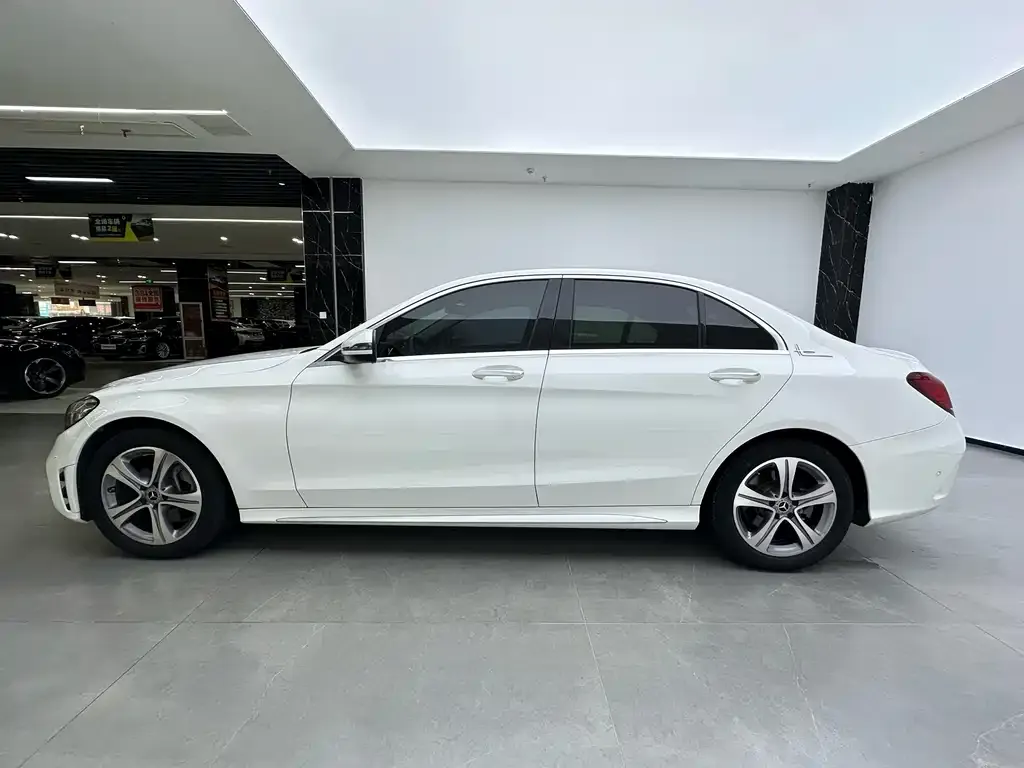 Mercedes-Benz C-Class — фото 2